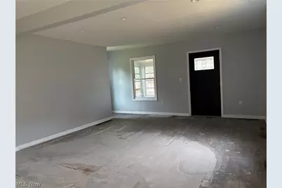 8307 Cleveland Avenue NW, Canton, OH 44720 - Photo 11