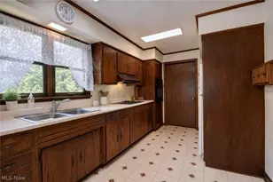 5641 Harwalk, Strasburg, OH 44680 - Photo 11