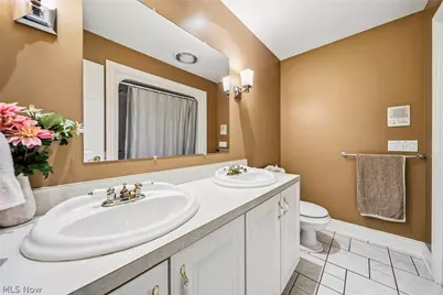 10600 Locust Grove Drive, Chardon, OH 44024 - Photo 17