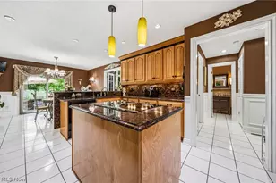 10600 Locust Grove Dr, Chardon, OH 44024 - Photo 9