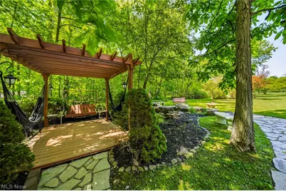 10600 Locust Grove Drive, Chardon, OH 44024 - Photo 29