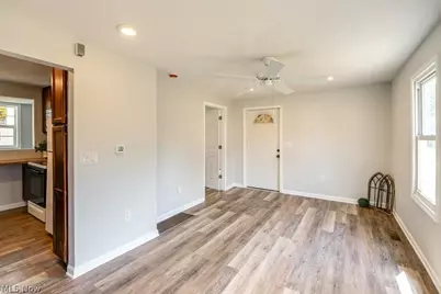 2284 Markey Street, Akron, OH 44319 - Photo 9