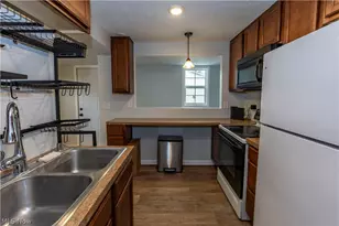 2284 Markey St, Akron, OH 44319 - Photo 9