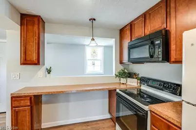 2284 Markey Street, Akron, OH 44319 - Photo 5
