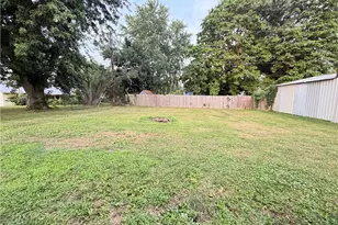 573 Chestnut St, Newcomerstown, OH 43832 - Photo 3