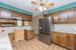 2520 W Skyline Dr, Lorain, OH 44053 - Photo 9