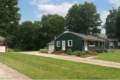 13526 Glenvale Avenue NW, Uniontown, OH 44685 - Photo 3