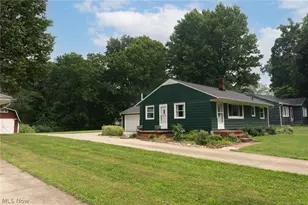 13526 Glenvale Ave NW, Uniontown, OH 44685 - Photo 3