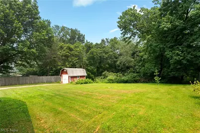13526 Glenvale Avenue NW, Uniontown, OH 44685 - Photo 7