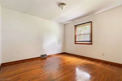 13526 Glenvale Avenue NW, Uniontown, OH 44685 - Photo 15