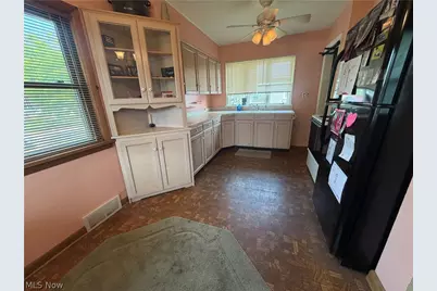 404 Jackson Avenue NE, Brewster, OH 44613 - Photo 5