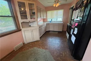 404 Jackson Ave NE, Brewster, OH 44613 - Photo 5