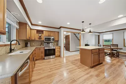 7445 Market Avenue N, North Canton, OH 44721 - Photo 11