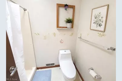 950 Kingswood Drive, Akron, OH 44313 - Photo 21
