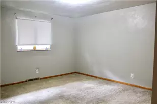 217-219 S 19th St, Weirton, WV 26062 - Photo 11