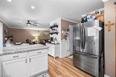 8020 Oak Tree Drive N, Lorain, OH 44053 - Photo 13