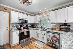 8020 Oak Tree Dr N, Lorain, OH 44053 - Photo 11