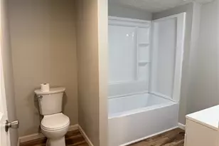 858 Forrest Dr, Akron, OH 44306 - Photo 9