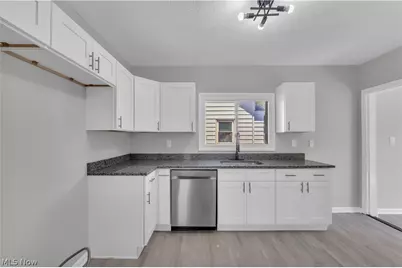 1227 E 170th Street, Loveland, OH 44110 - Photo 9
