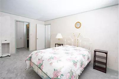 12550 Lake Avenue #810, Oakwood, OH 44107 - Photo 5