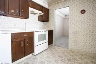 12550 Lake Ave, Oakwood, OH 44107 - Photo 11
