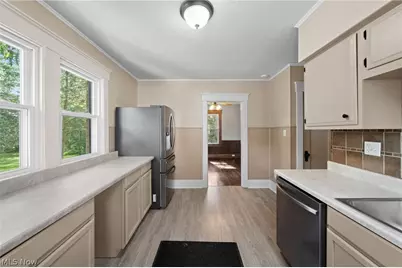 814 E Broad Street, Louisville, OH 44641 - Photo 15