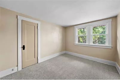 814 E Broad Street, Louisville, OH 44641 - Photo 21