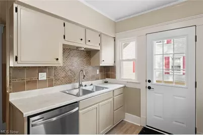 814 E Broad Street, Louisville, OH 44641 - Photo 13