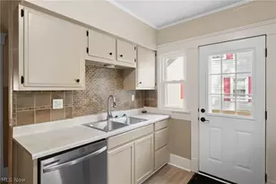 814 E Broad St, Louisville, OH 44641 - Photo 13