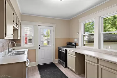 814 E Broad Street, Louisville, OH 44641 - Photo 11