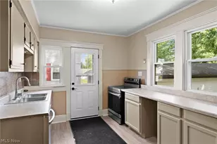 814 E Broad St, Louisville, OH 44641 - Photo 11