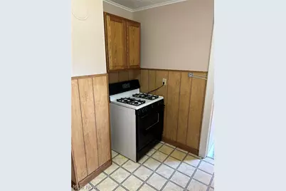 571 Bertha Avenue, Akron, OH 44306 - Photo 9