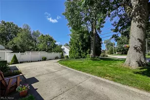 2388 17th St, Cuyahoga Falls, OH 44223 - Photo 25