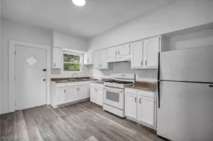 1380 E 93rd St, Loveland, OH 44106 - Photo 9