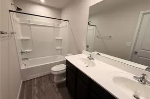 2677 Himelrigh Blvd, Barberton, OH 44203 - Photo 13