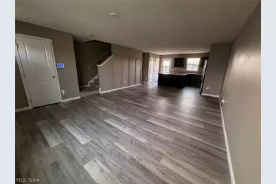 2677 Himelrigh Boulevard, Barberton, OH 44203 - Photo 5