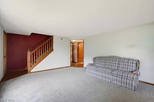 6069 Peach St NE, Louisville, OH 44641 - Photo 9