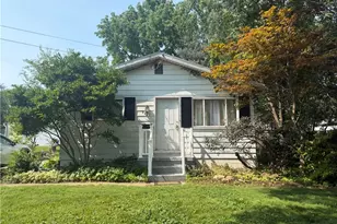935 Carnegie Ave, Akron, OH 44314 - Photo 1