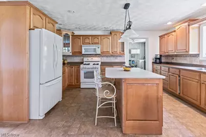 66 Laurelwood Place, Weirton, WV 26062 - Photo 9