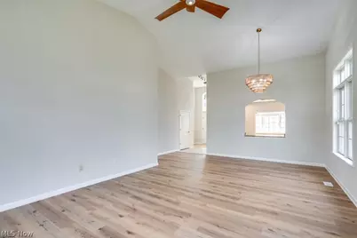 38087 Burrard Lane, Willoughby, OH 44094 - Photo 7