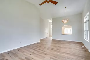 38087 Burrard Ln, Willoughby, OH 44094 - Photo 7
