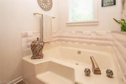 6215 Bayside Street NW, Canton, OH 44718 - Photo 31