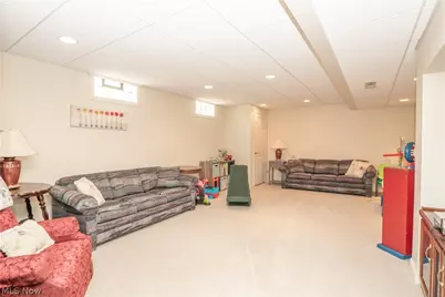 6215 Bayside Street NW, Canton, OH 44718 - Photo 33
