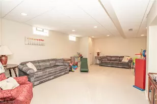 6215 Bayside St NW, Canton, OH 44718 - Photo 33