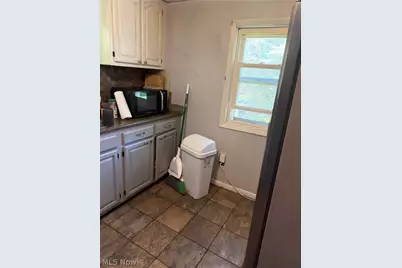 327 Cayuga Avenue NW, Canton, OH 44708 - Photo 9