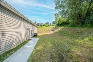 135 Hillside Dr, East Palestine, OH 44413 - Photo 13