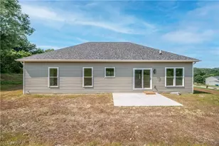135 Hillside Dr, East Palestine, OH 44413 - Photo 9