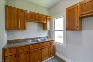 12937 Erwin Ave, Loveland, OH 44135 - Photo 7