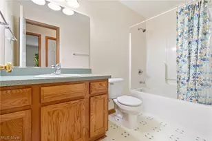 2823 Stratford Cir, Green, OH 44312 - Photo 19