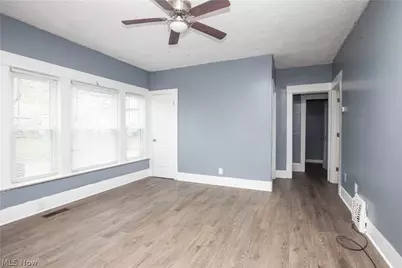 2391 27th Street SW, Akron, OH 44314 - Photo 3